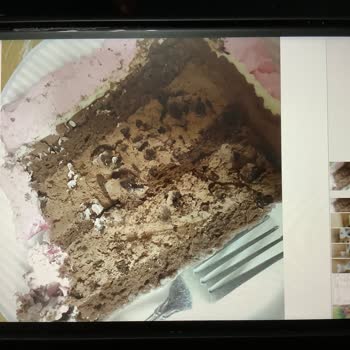 Pelit Pastanesi Yanlış Pasta İçeriği