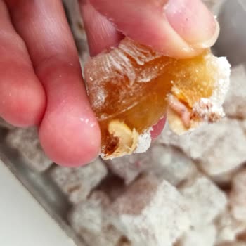 Meşhur Safranbolu Lokumcusu Lokumun İçerisinden Kurtçuk Çıktı