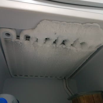 Uğur Soğutma Derin Dondurucuda Buzlanmanın Kapak Dışına Taşması