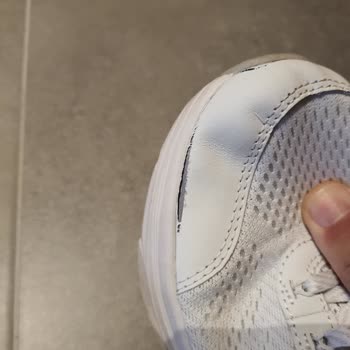 Skechers Müşterisi İle Dalga Geçiyor