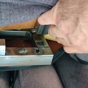 Kelebek Mobilya Kaynak Yerinden Kırılan Koltuk