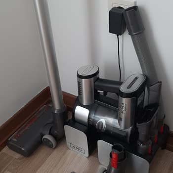 Arnica Kablosuz Şarjlı Süpürge Sorunu: Çekmiyor Ve Halıya Yapışmıyor