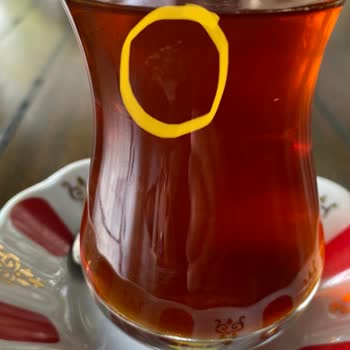 Sütiş Yıkanmamış Kirli Bardaklar