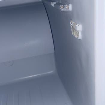 Arçelik Buzdolabı Buzluk Kısmını Taşıyan Cismin Paramparça Olması