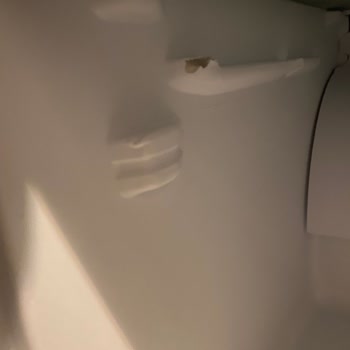 Arçelik Buzdolabı Buzluk Kısmını Taşıyan Cismin Paramparça Olması