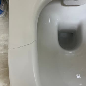 Vitra Sento Klozet Kapağı Üretim Hatalı