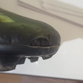 Adidas 1 Haftada Yırtılan Krampona Kullanıcı Hatası Raporu Verdi