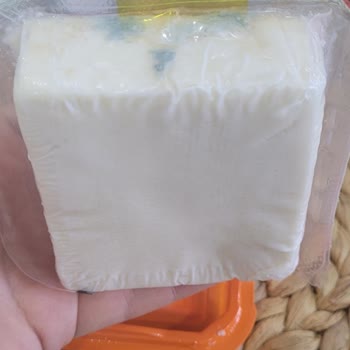 Taciroğlu Vakumlu Torbada Küflenen Peynir (STT Geçmedi)