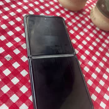 Samsung Telefon Zflip4 Ekran Sorunu