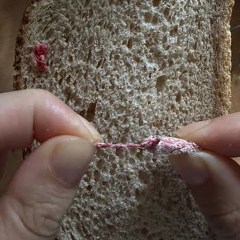 İstanbul Halk Ekmek Ekmek İçinden Kumaş Çıktı