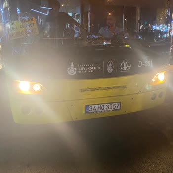 İBB - İstanbul Büyükşehir Belediyesi Şoför Beni Otobüsten Kovdu