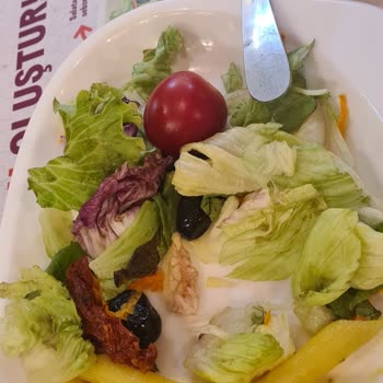 Tavuk Dünyası'ndaki Yemekler Ve Hizmet Hakkında Şikayetim