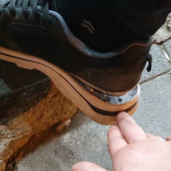Lumberjack Marka Ayakkabı 1 Ayda Topuk Yerinden Kopmaya Başladı