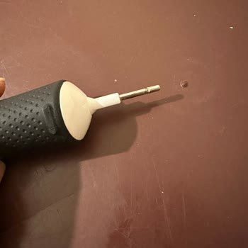 Oral - B Paslanan Diş Fırçası