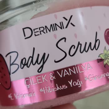 Derminix Vücut Peeling Çilek Ve Vanilya