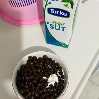 Torku Sütün İçinden Beyaz Yoğurt Gibi Bir Şey Düştü!