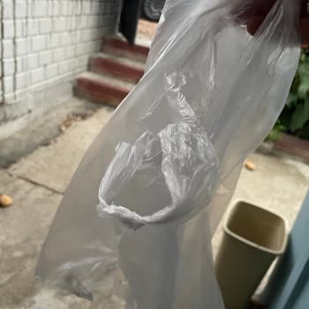 BİM De Manav Poşetleri Yırtılıyor