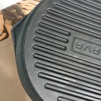 A101 Lava Marka Davanın İlk Kullanımda Çatlaması