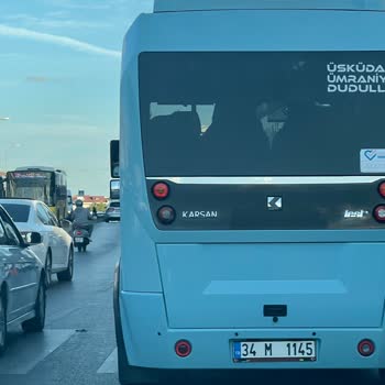 İstanbul Minibüsçüler Odası Kırmızı Işıkta Geçen Dolmuşçu