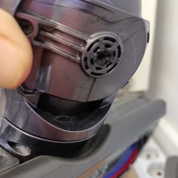 Dyson Anti Tangle Başlık Sağ Tekerlek Kopması