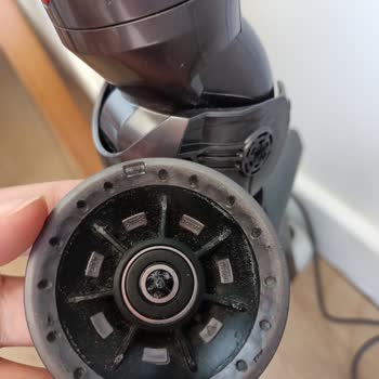 Dyson Anti Tangle Başlık Sağ Tekerlek Kopması