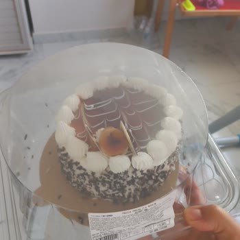 Carrefour'dan Sipariş Ettiğim Meyveli Pasta Yerine Alakasız Bir Pasta Geldi