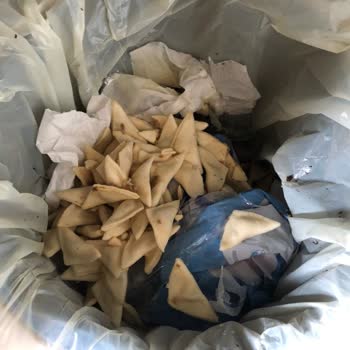 Migros Mantı-ye Bolu Üçgen Mantı Ürünü Küflenmiş.