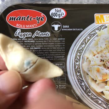 Migros Mantı-ye Bolu Üçgen Mantı Ürünü Küflenmiş.