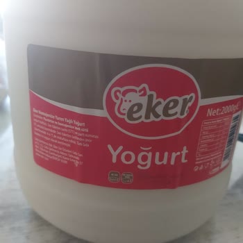 Eker Yarım Yağlı Yoğurdu Tam Yağlı Gibi Ambalajlamış