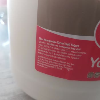 Eker Yarım Yağlı Yoğurdu Tam Yağlı Gibi Ambalajlamış