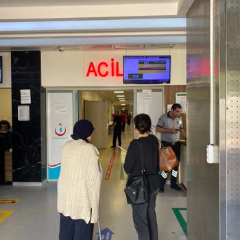 Sağlık Bakanlığı Hastalara Bakılmıyor Doktorlar Çalışmıyor...