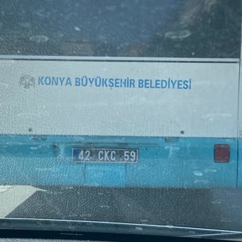 Konya Büyükşehir Belediyesi Belediye Otobüsü Kural İhlali