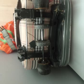 PTT Kargo Kargoya Sağlam Verdiğim Valizim Kırık Geldi