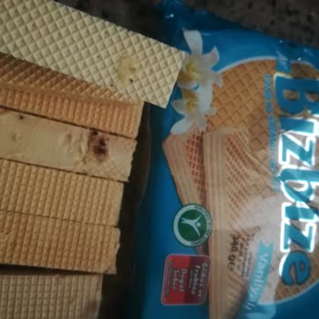 Bizbize Bisküvi Ay Biz Bize Gofret