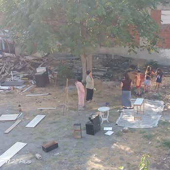 Küçükçekmece Belediyesi Şahsın Attığı Molozları Temizlemesi Talebi