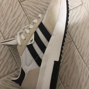 Adidas 3000 TL'lik Ayakkabı Satıyor Ama Hatalı Üründe Değişim Yapmıyor!