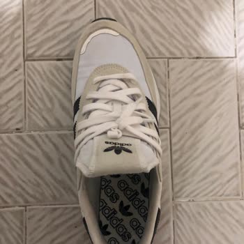Adidas 3000 TL'lik Ayakkabı Satıyor Ama Hatalı Üründe Değişim Yapmıyor!