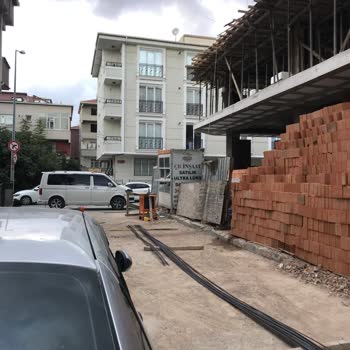 Küçükçekmece Belediyesi Cb İnşaat Şirketinin 10 Eylül Pazar Günü İnşaat İşi Yaparak Çalışması
