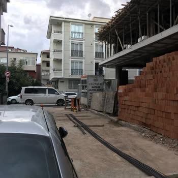Küçükçekmece Belediyesi Cb İnşaat Şirketinin 10 Eylül Pazar Günü İnşaat İşi Yaparak Çalışması