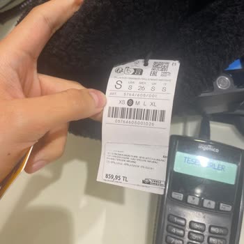 Stradivarius Mağaza İçi Etiket Hatası