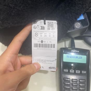 Stradivarius Mağaza İçi Etiket Hatası