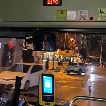 İBB - İstanbul Büyükşehir Belediyesi Otobüs Şoförünün Saygısızlığı