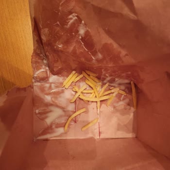 Burger King Urla Bamboo AVM'den Kese Kağıdında Dondurmalı Çorba