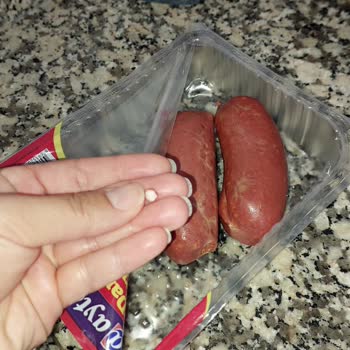 Aytaç Gıda Bilinmeyen Cisim Sucuk Paketinden Çıktı