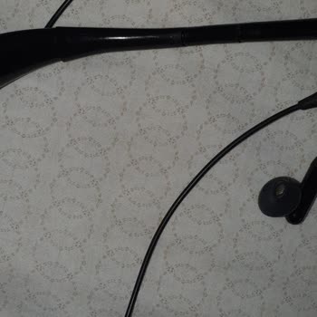 Samsung Kulaklığın Plastik Parçaları Kırılıyor.