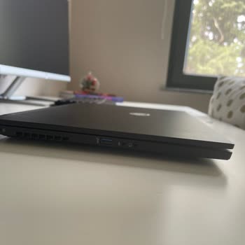 Monster Notebook Tulpar T7 V21.7.1 Klavyede Şişlik Ve Ekranda Kararma