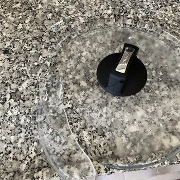 Emsan Ve Karaca Cam Kapaklar Hk.