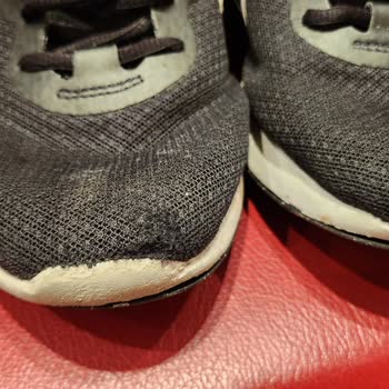 Deichmann Nike Ayakkabının Hemen Yırtılması