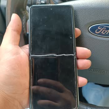 Samsung Telefon Z Flip Ekran Kırılması