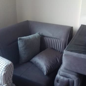 HYS Avm Koltuk Ayakları İçerisinden Çıkmadı Mağdurum